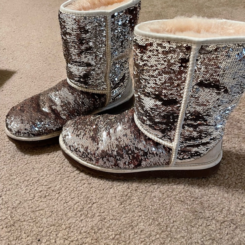 Women’s Ugg classic short sparkles. Silver/champagne/bronze